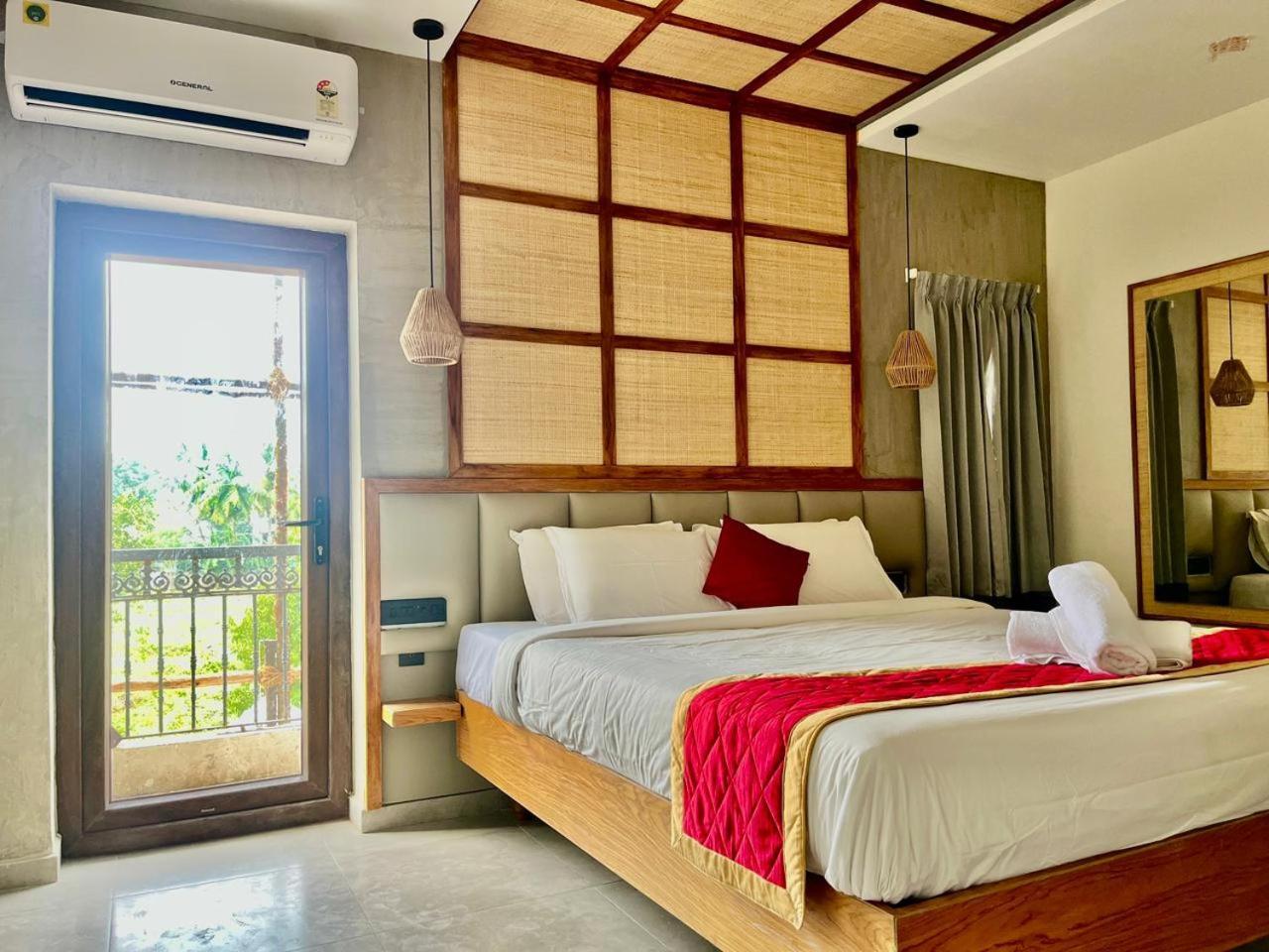 Hotel Castle Manor - Auroville Beach ปอนดิเชอรี ภายนอก รูปภาพ
