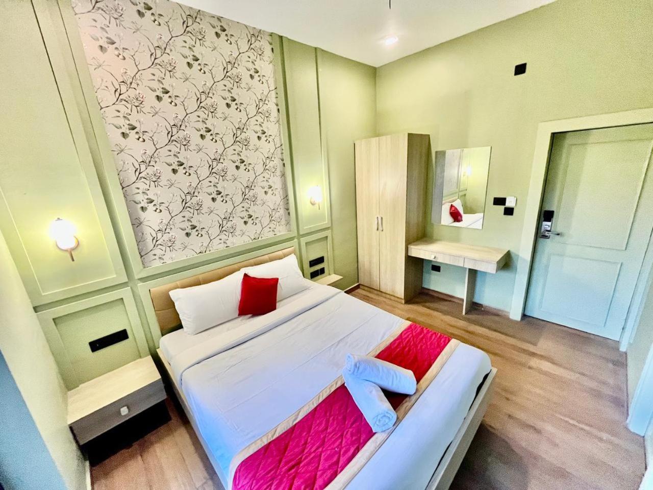 Hotel Castle Manor - Auroville Beach ปอนดิเชอรี ภายนอก รูปภาพ